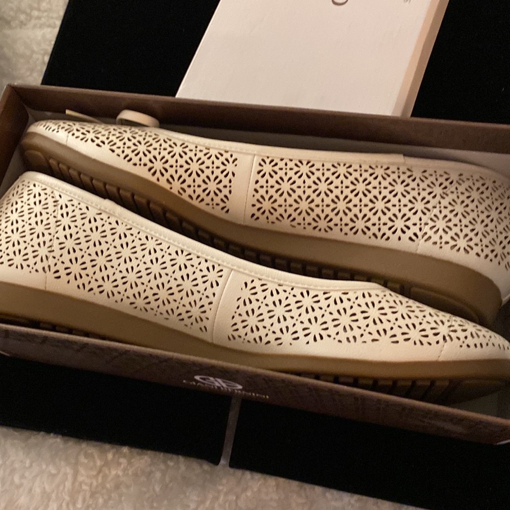 Nib Giani Bernini Flat Memory Foam Shoes. - image 6